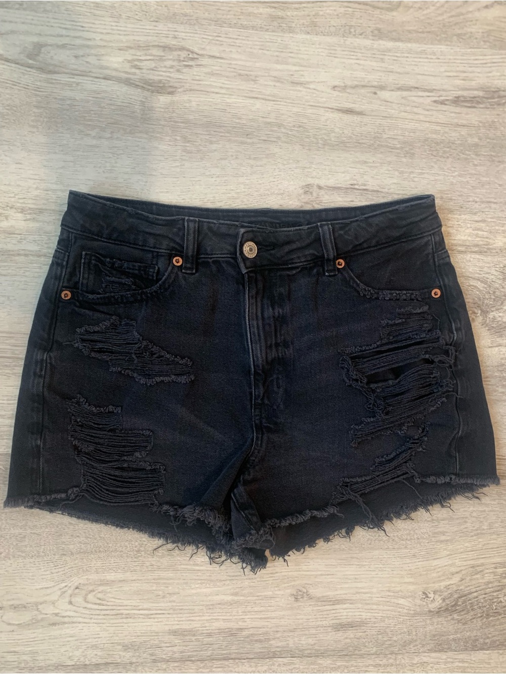 American Eagle Outfitters Black Distressed mom short size 8